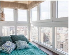 Недорогое остекление лоджий окнами под ключ